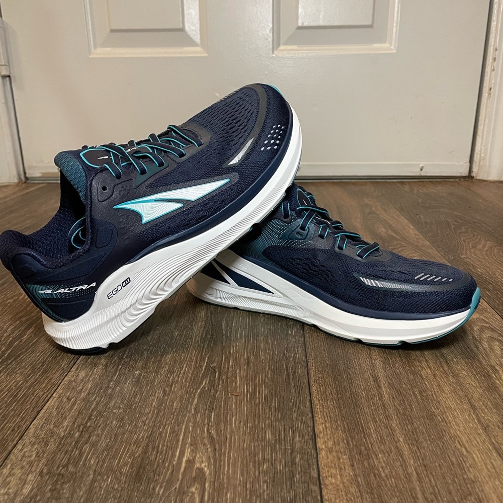 Altra Paradigm 6, Size 7, Dark Blue